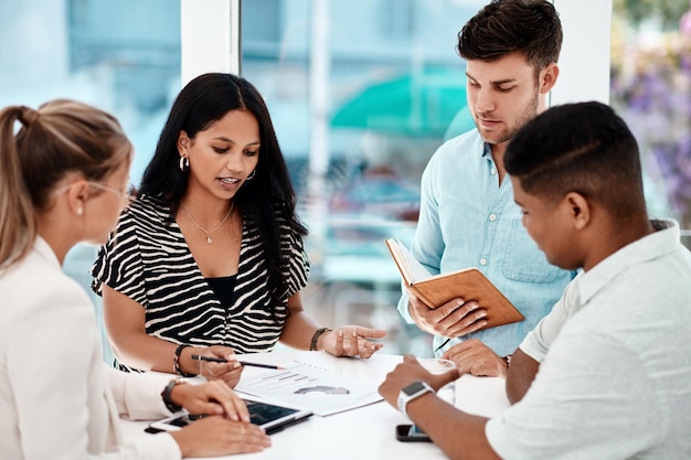 Educação financeira e literacia de dinheiro com Digimax para melhorar conhecimentos econômicos